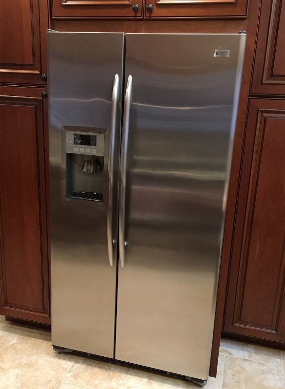 https://www.mold-answers.com/images/refrigerator-leaks.jpg